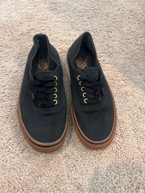 Men’s Vans Black Canvas Low-Top Sneakers with Brown Gum Sole-Size 8.5